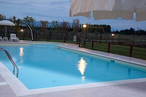 Le Rondini apt With Shared Pool