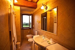 Le Rondini apt With Shared Pool