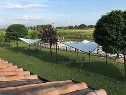Le Rondini apt With Shared Pool