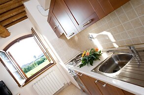 Le Rondini apt With Shared Pool