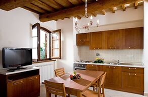 Le Rondini apt With Shared Pool