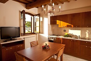 Le Rondini apt With Shared Pool