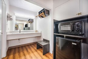 Studio 6 Florence , SC