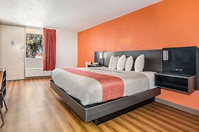 Studio 6 Florence , SC