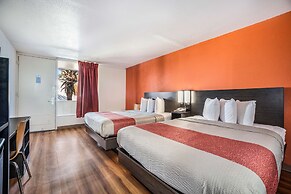 Studio 6 Florence , SC