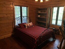 Alligator Alley Six Bedroom House