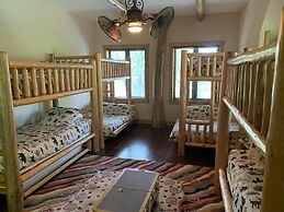 Alligator Alley Six Bedroom House