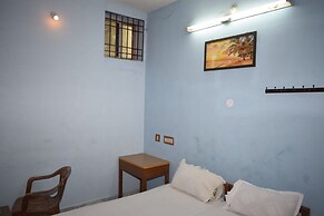 Parisha Residency - Temple Side Hotel