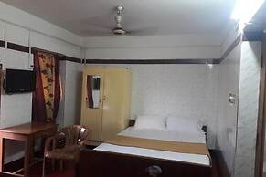 Parisha Residency - Temple Side Hotel