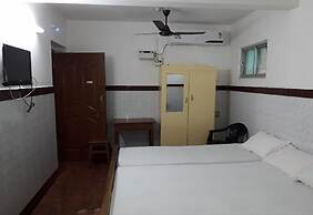 Parisha Residency - Temple Side Hotel