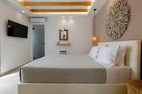 Naxos Finest Hotel & Villas