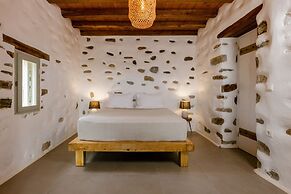 Naxos Finest Hotel & Villas