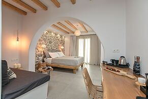 Naxos Finest Hotel & Villas