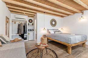 Naxos Finest Hotel & Villas