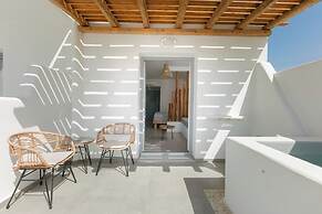 Naxos Finest Hotel & Villas