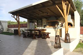 Villa Dolla Paradise by GHH