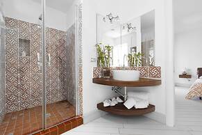 Exclusive Luxury Villa with Pool and Spa