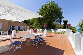 Exclusive Luxury Villa with Pool and Spa