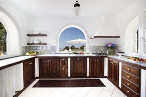 Exclusive Luxury Villa with Pool and Spa