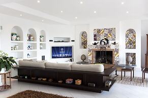 Exclusive Luxury Villa with Pool and Spa