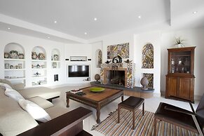 Exclusive Luxury Villa with Pool and Spa