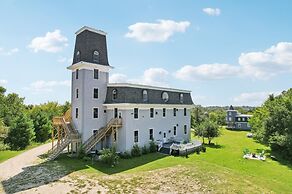 The Starlight Tower Manor, River, Arcades, Observatory, Theater by Red