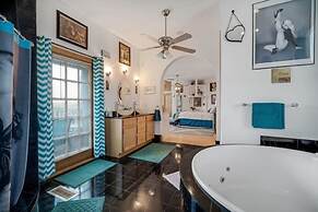 Starlight Tower Suite 1 Bedroom With Stunning Views 1 Villa by RedAwni