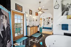 Starlight Tower Suite 1 Bedroom With Stunning Views 1 Villa by RedAwni