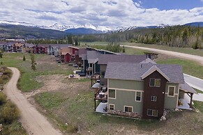 Mountain Willow At Grand Park 4 Bedroom Home by RedAwning