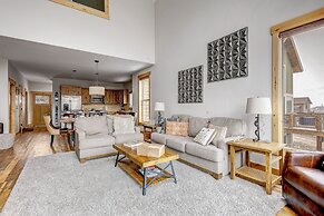 Mountain Willow At Grand Park 4 Bedroom Home by RedAwning