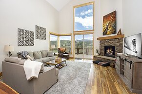 Mountain Willow At Grand Park 4 Bedroom Home by RedAwning