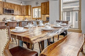 Mountain Willow At Grand Park 4 Bedroom Home by RedAwning