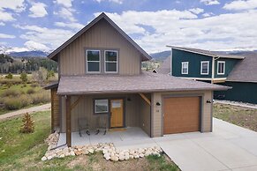 Mountain Willow At Grand Park 4 Bedroom Home by RedAwning