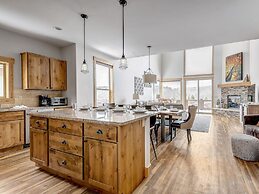 Mountain Willow At Grand Park 4 Bedroom Home by RedAwning