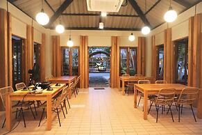 Dugong Village-Green Hotel