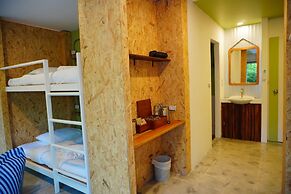 Dugong Village-Green Hotel