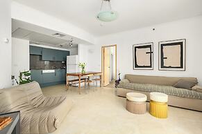 Beachfront with Balcony and Pool Access