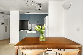 Beachfront with Balcony and Pool Access