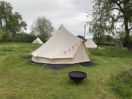 Glamping at The Homestead - Ensuite Bell Tent