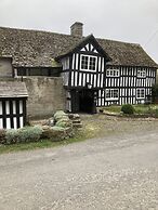 Glamping at The Homestead - Ensuite Bell Tent