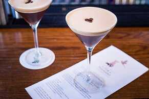 2 Bed - Very Convenient Location - South Terrace