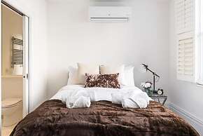 2 Bed - Very Convenient Location - South Terrace