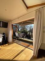 2 Bed - Very Convenient Location - South Terrace