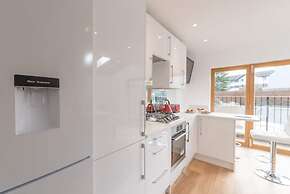 2 Bed - Very Convenient Location - South Terrace