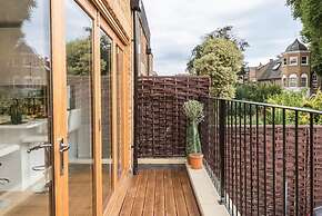 2 Bed - Very Convenient Location - South Terrace