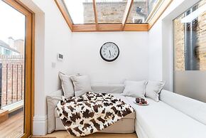 2 Bed - Very Convenient Location - South Terrace