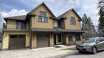 Rs156 Downtown Whitefish Experience