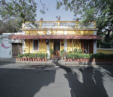 Dumas Guest House