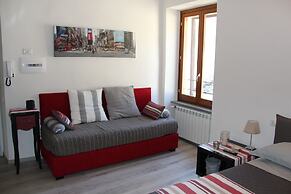 The Window on the Cathedral - Studio Apartment