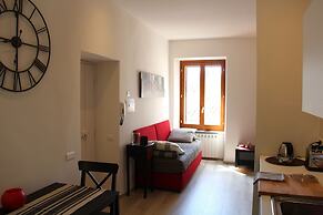 The Window on the Cathedral - Studio Apartment